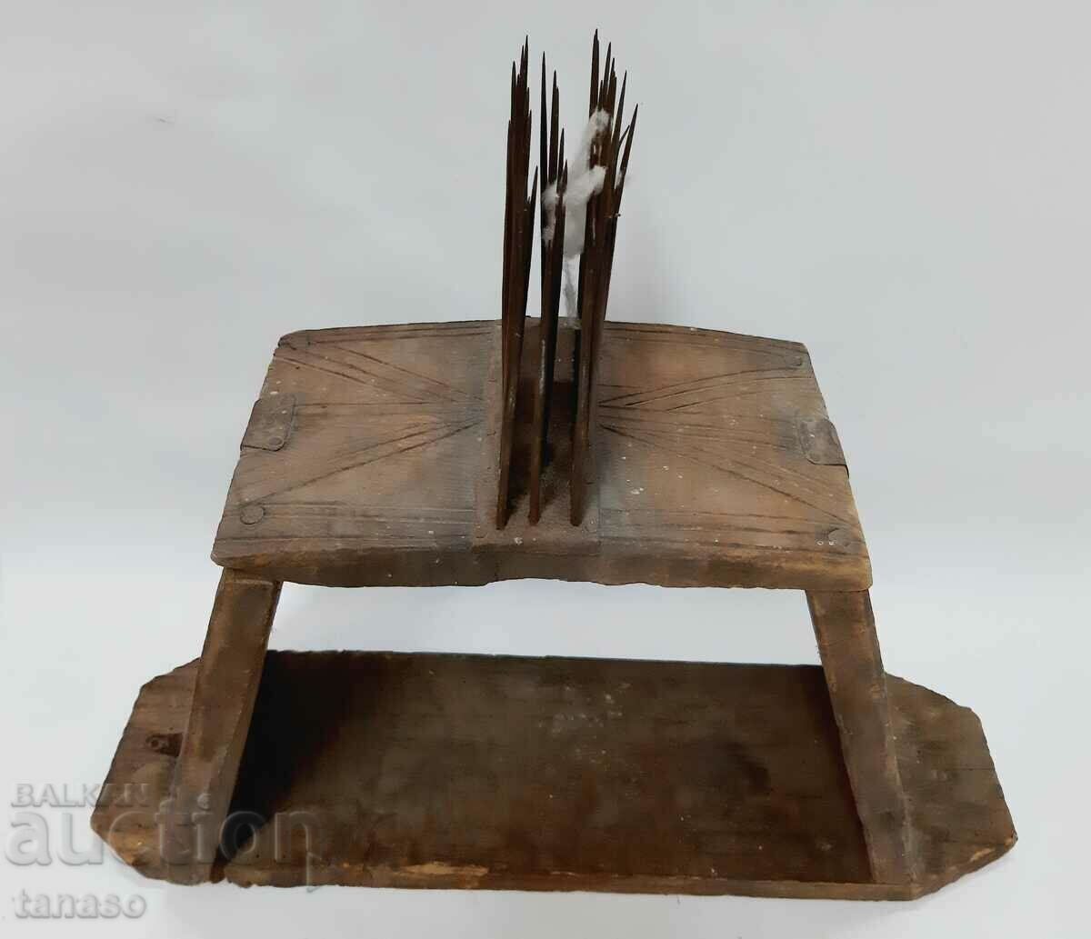 Old wooden household pick, darak(6.1) with price 55.00 BGN | € 28.12 Old wooden household pick, darak(6.1) with price 55.00 BGN | € 28.12
