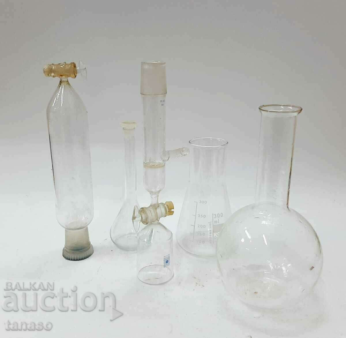 Old laboratory glassware(13.5)