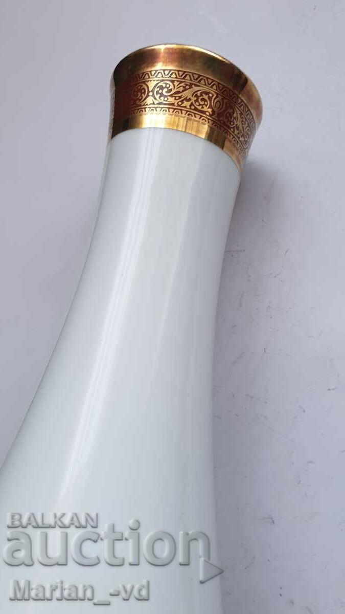 Auction Antique porcelain vase Bavaria, Germany Auction Antique porcelain vase Bavaria, Germany