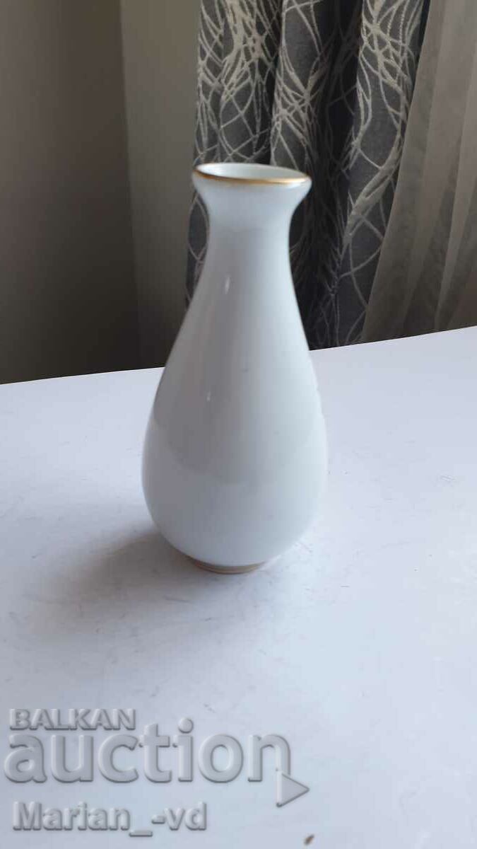 Auction  Antique Chinese porcelain vase