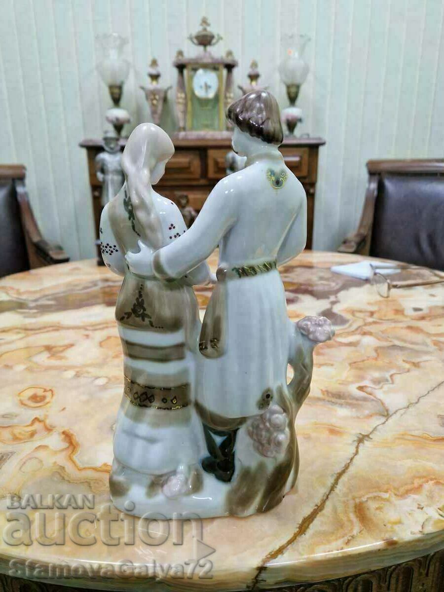 Παράδοση Ένα υπέροχο ουκρανικό ειδώλιο αντίκα από πορσελάνη Παράδοση Ένα υπέροχο ουκρανικό ειδώλιο αντίκα από πορσελάνη