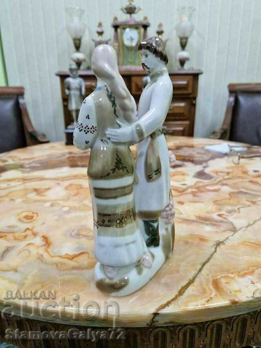 Ένα υπέροχο ουκρανικό ειδώλιο αντίκα από πορσελάνη - 5 Ένα υπέροχο ουκρανικό ειδώλιο αντίκα από πορσελάνη - 5