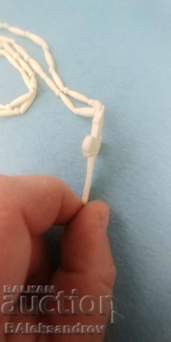 Delivery of Bone necklace or imitation Delivery of Bone necklace or imitation