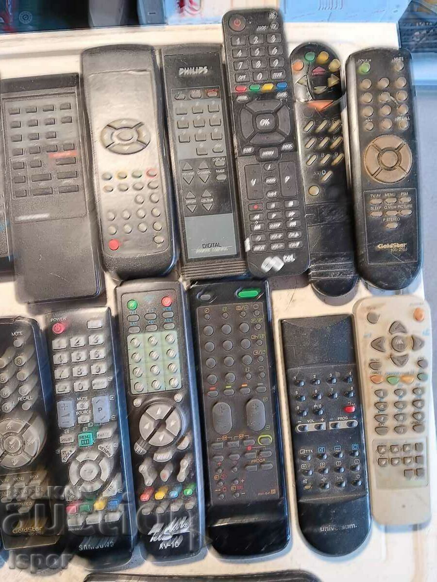 Auction  A large lot of remotes