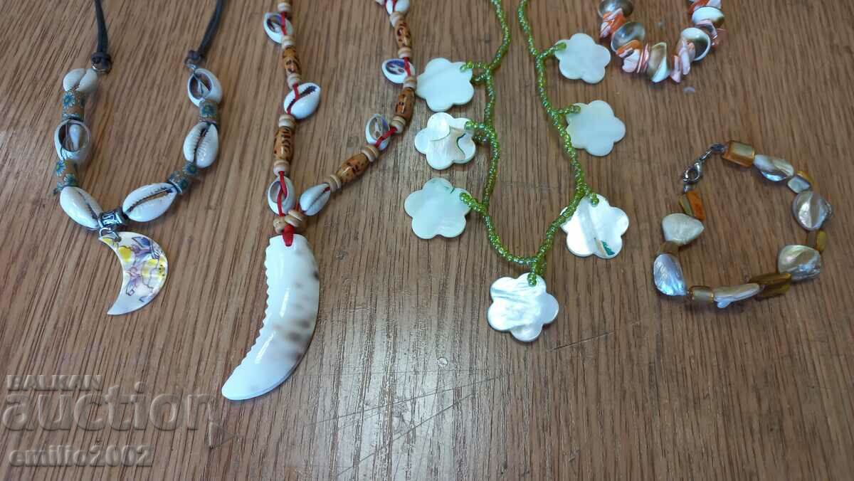 Jewelery and ornaments lot 19 with price 9.00 BGN | € 4.60 Jewelery and ornaments lot 19 with price 9.00 BGN | € 4.60