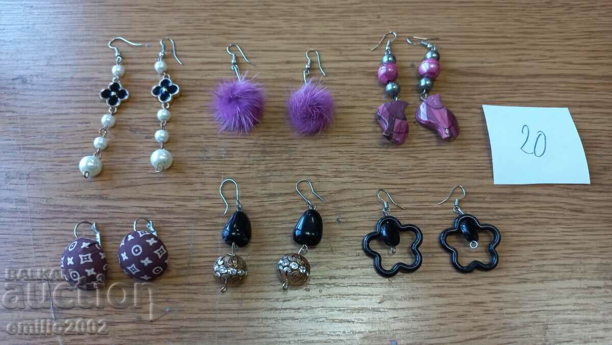 Jewelery and ornaments lot 20