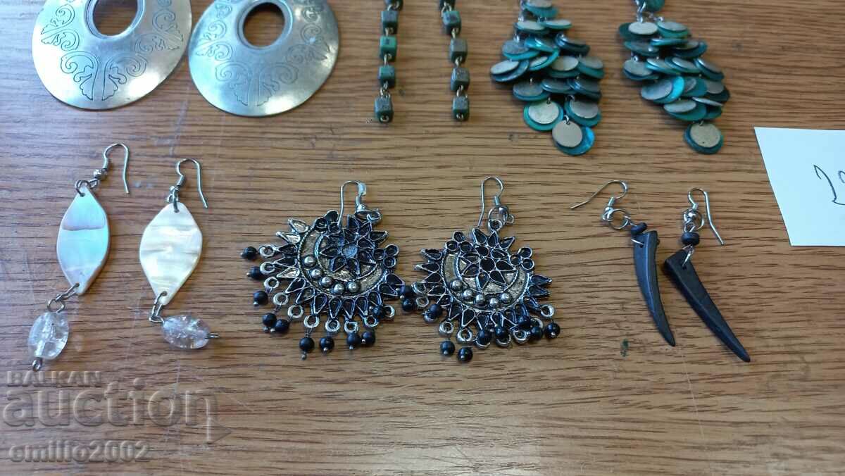 Auction  Jewelery and ornaments lot 22
