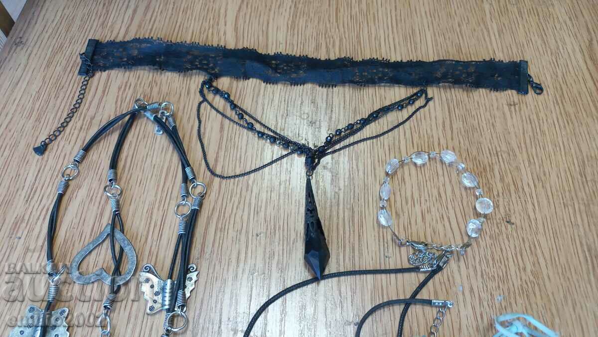 Auction Jewelery and ornaments lot 25 Auction Jewelery and ornaments lot 25