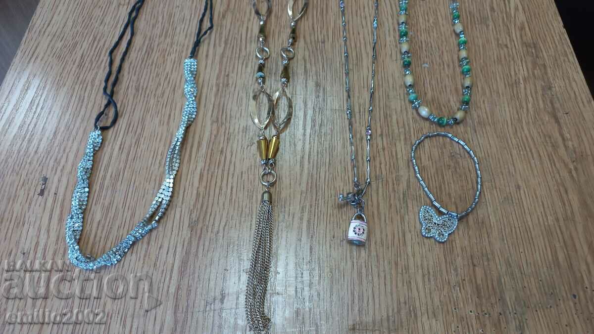 Jewelery and ornaments lot 27 with price 9.00 BGN | € 4.60 Jewelery and ornaments lot 27 with price 9.00 BGN | € 4.60