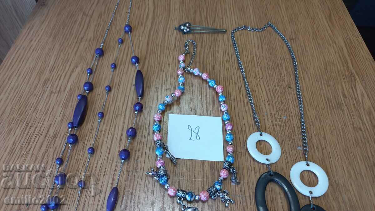 Auction Jewelery and ornaments lot 28 Auction Jewelery and ornaments lot 28