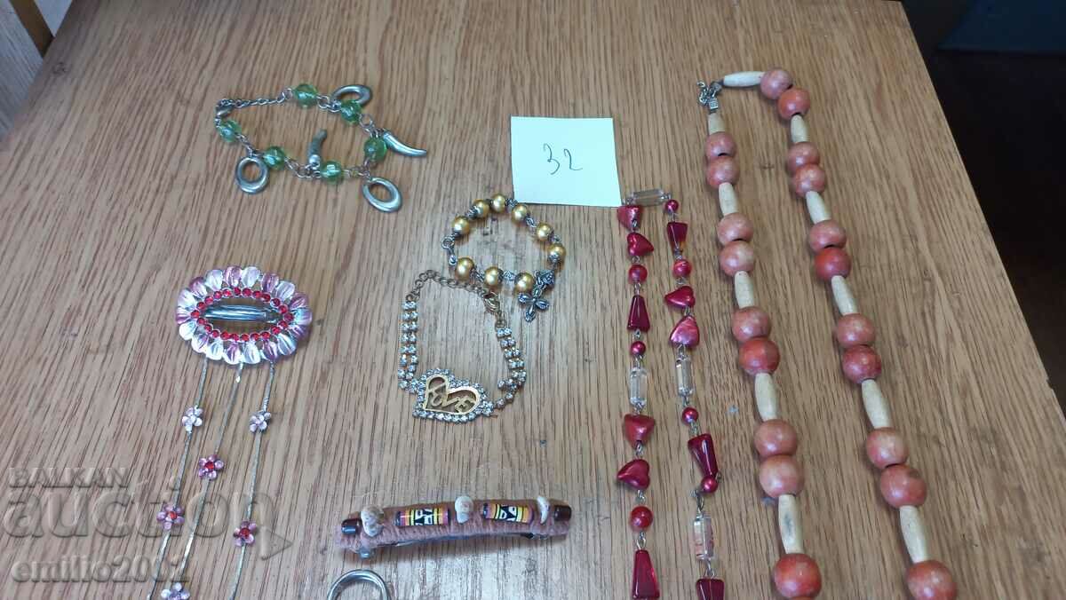 Auction Jewelery and ornaments lot 32 Auction Jewelery and ornaments lot 32