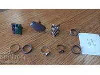 Jewelery and ornaments lot 42