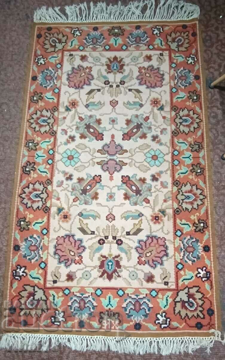 Стар килим номер 2