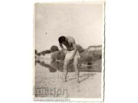 ΜΙΚΡΕΣ ΠΑΛΙΕΣ ΦΩΤΟΓΡΑΦΙΕΣ ΝΕΟΙ ΔΙΑΣΚΕΔΑΣΟΥΝ ΔΙΠΛΑ ΣΤΟ ΠΟΤΑΜΙ G561