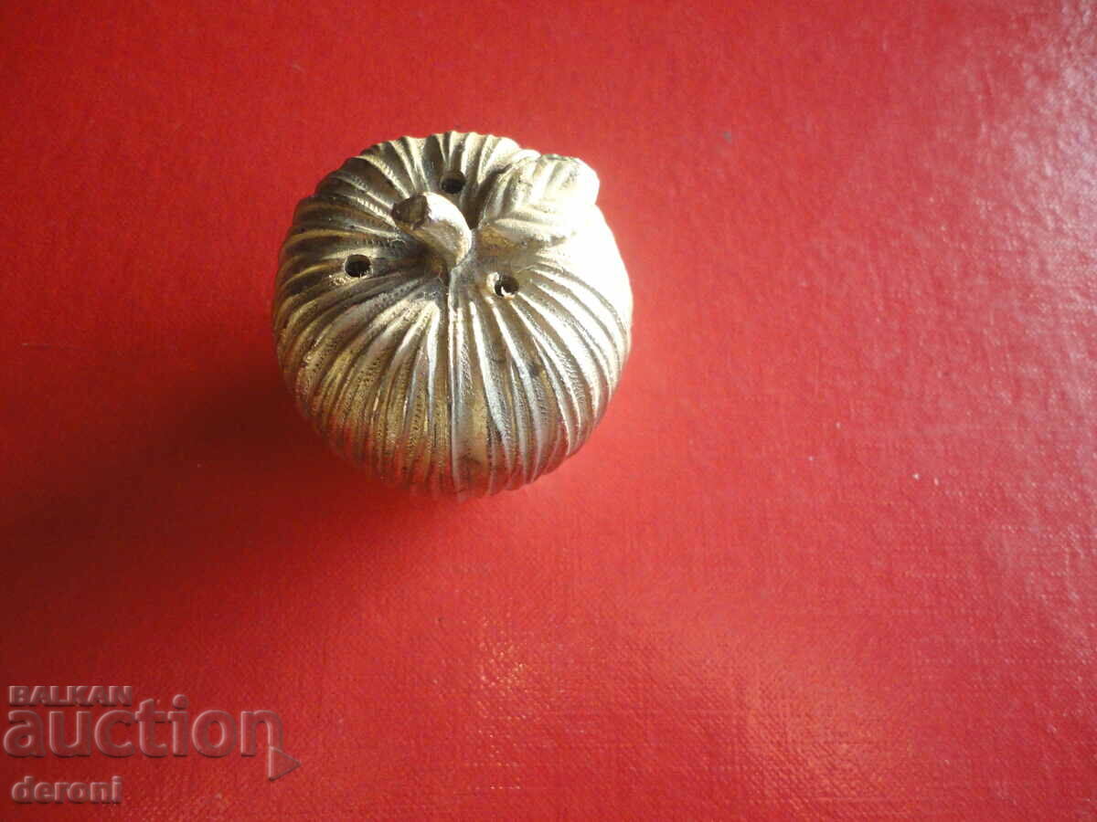 Auction  Great bronze salt and pepper shaker apple
