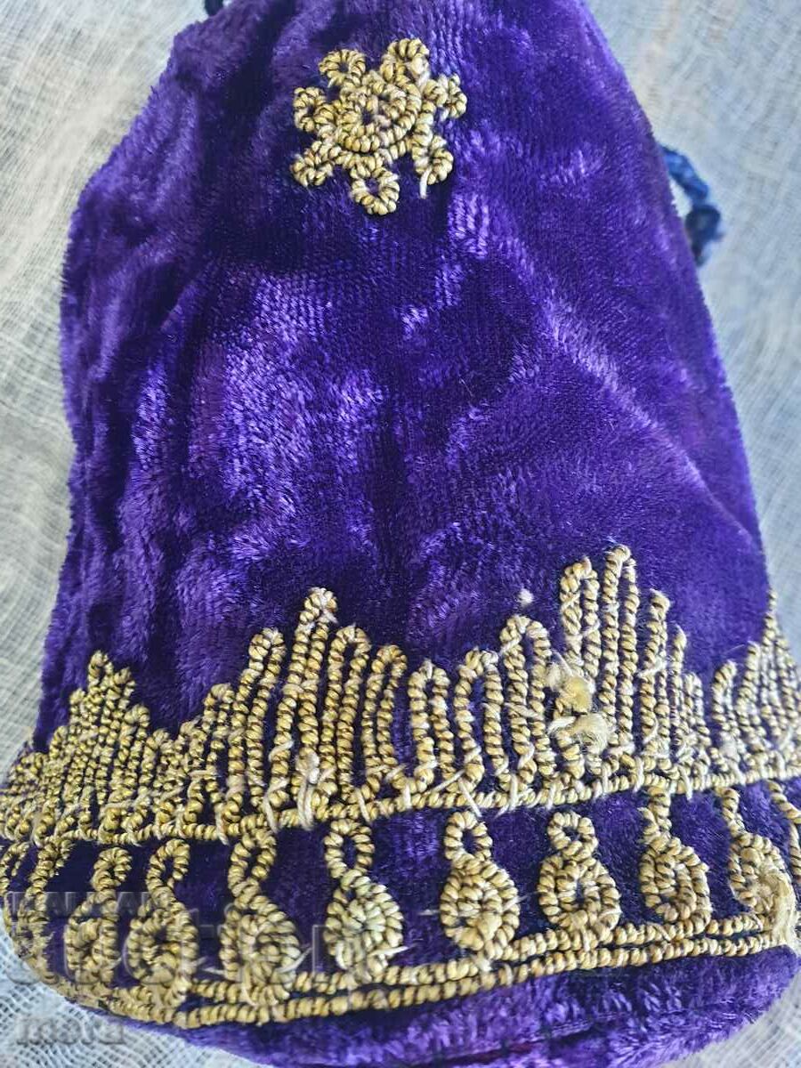 Delivery of Velvet bag with sequins Delivery of Velvet bag with sequins