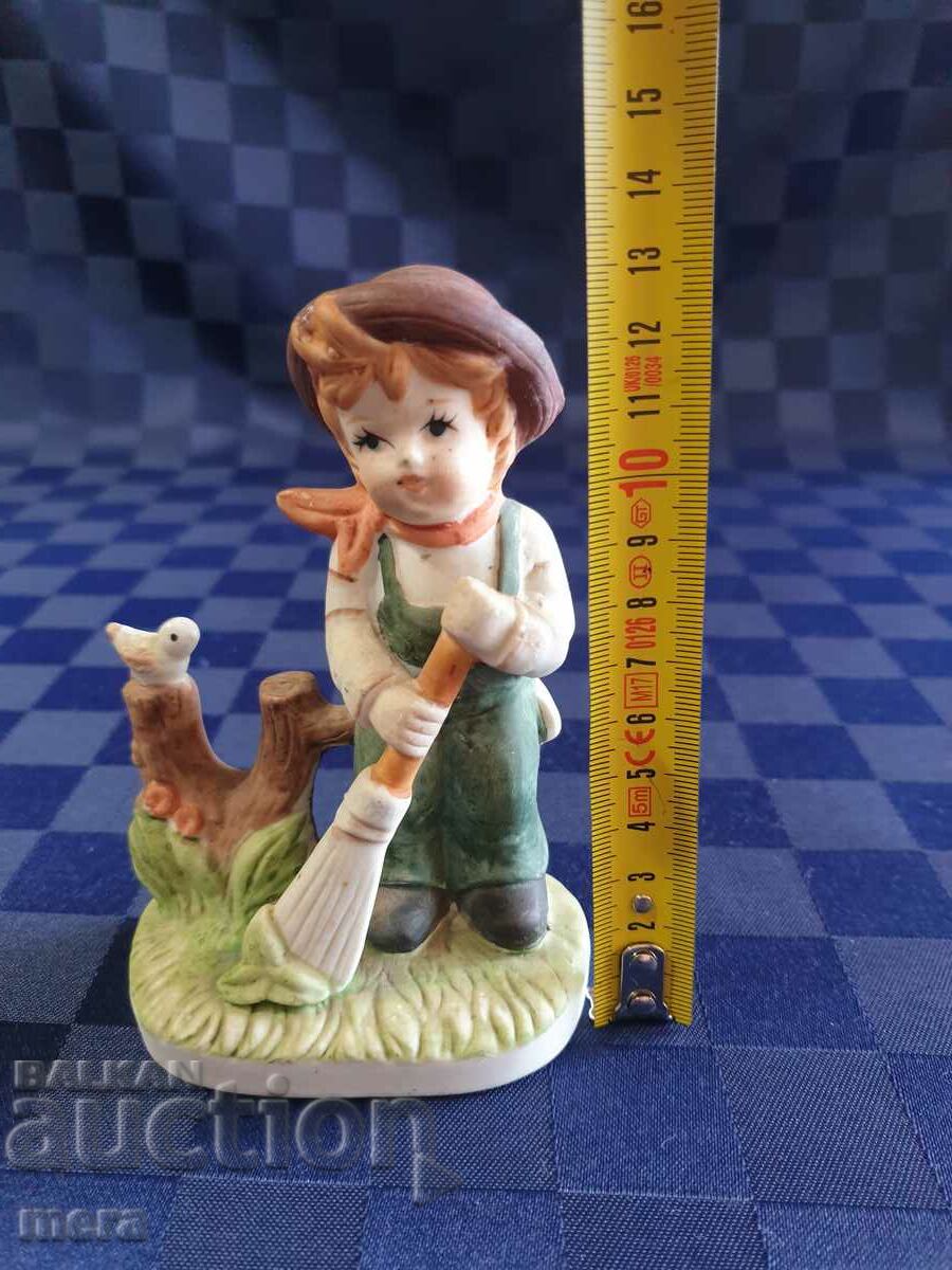 Porcelain figurine - 5 Porcelain figurine - 5