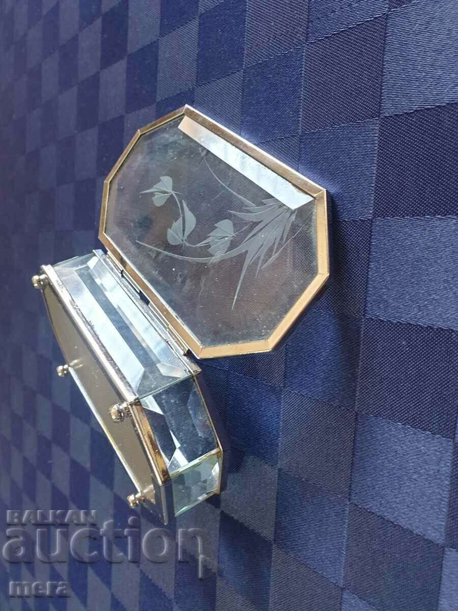 Delivery of Crystal faceted glass jewelry box