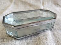 Cutie de bijuterii din sticlă fațetată de cristal
