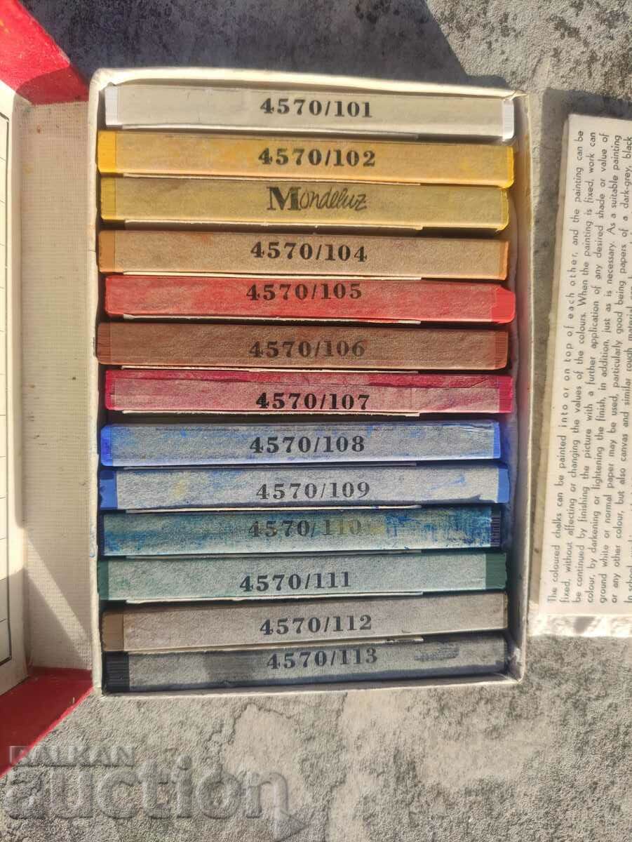 Auction Bohemia Works Mondeluz pastels Auction Bohemia Works Mondeluz pastels