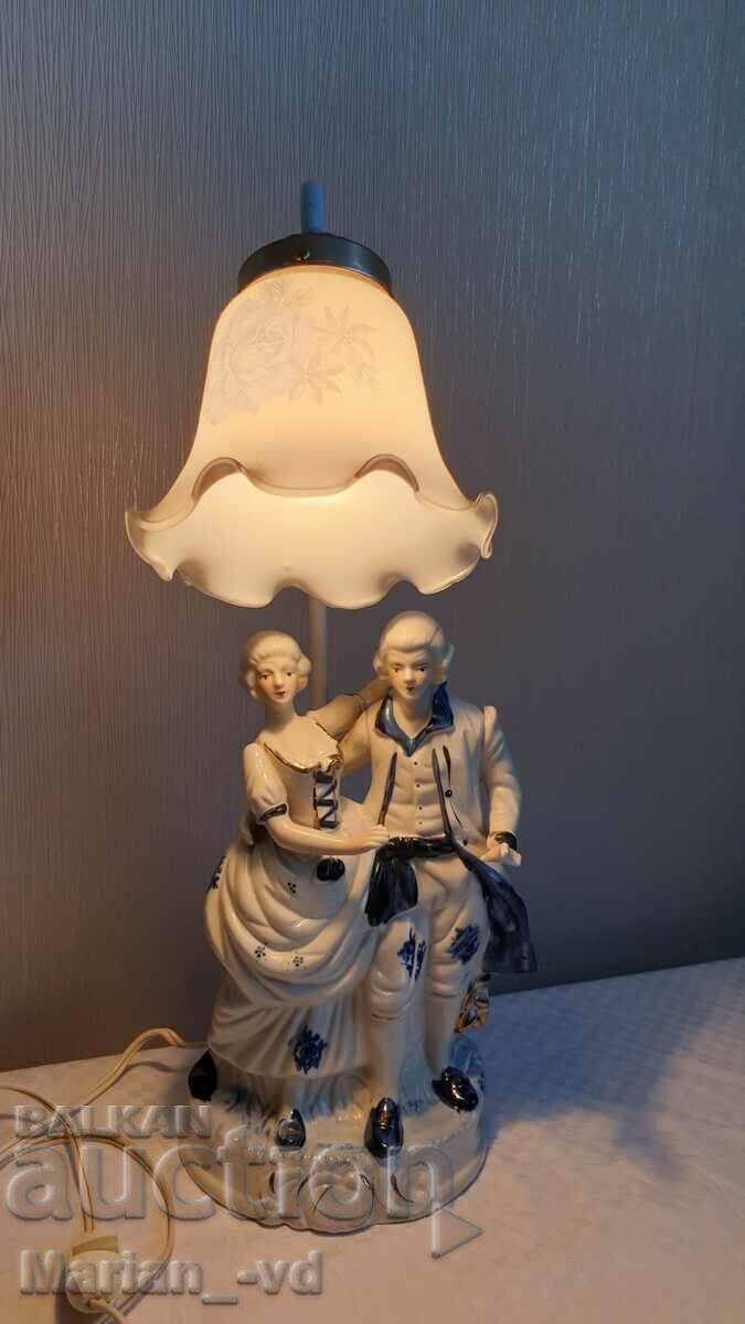 Старинна порцеланова лампа, викторианска двойка с цена 120.00 лв. | € 61.36 Старинна порцеланова лампа, викторианска двойка с цена 120.00 лв. | € 61.36