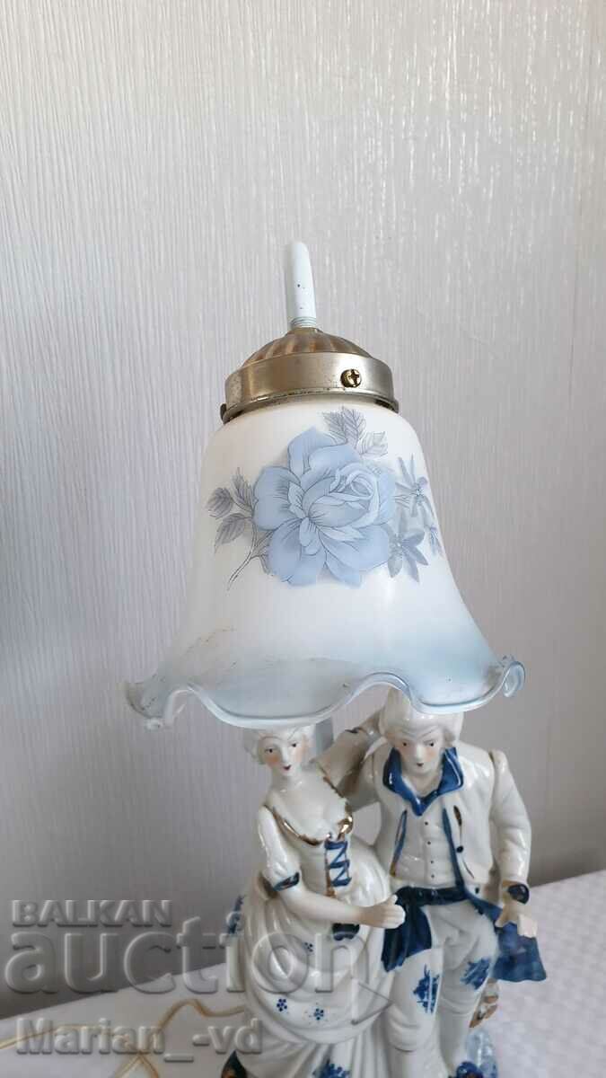 Доставка на Старинна порцеланова лампа, викторианска двойка Доставка на Старинна порцеланова лампа, викторианска двойка