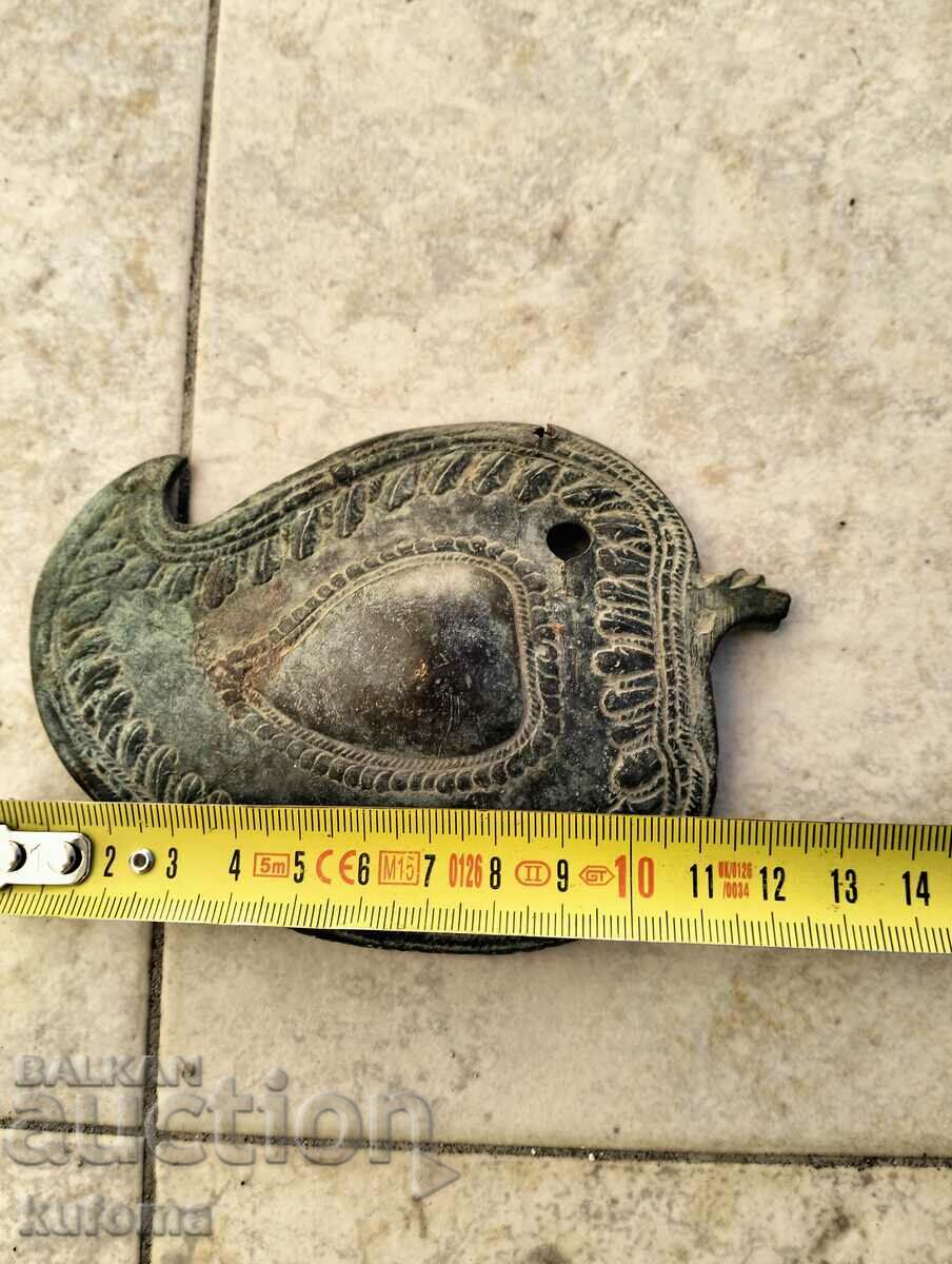 Old bronze pafta with price 19.99 BGN | € 10.22 Old bronze pafta with price 19.99 BGN | € 10.22