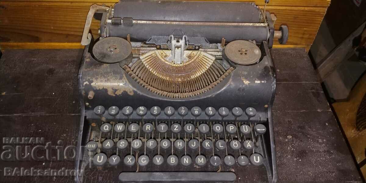 Ретро пишеща машина OLIMPYQ