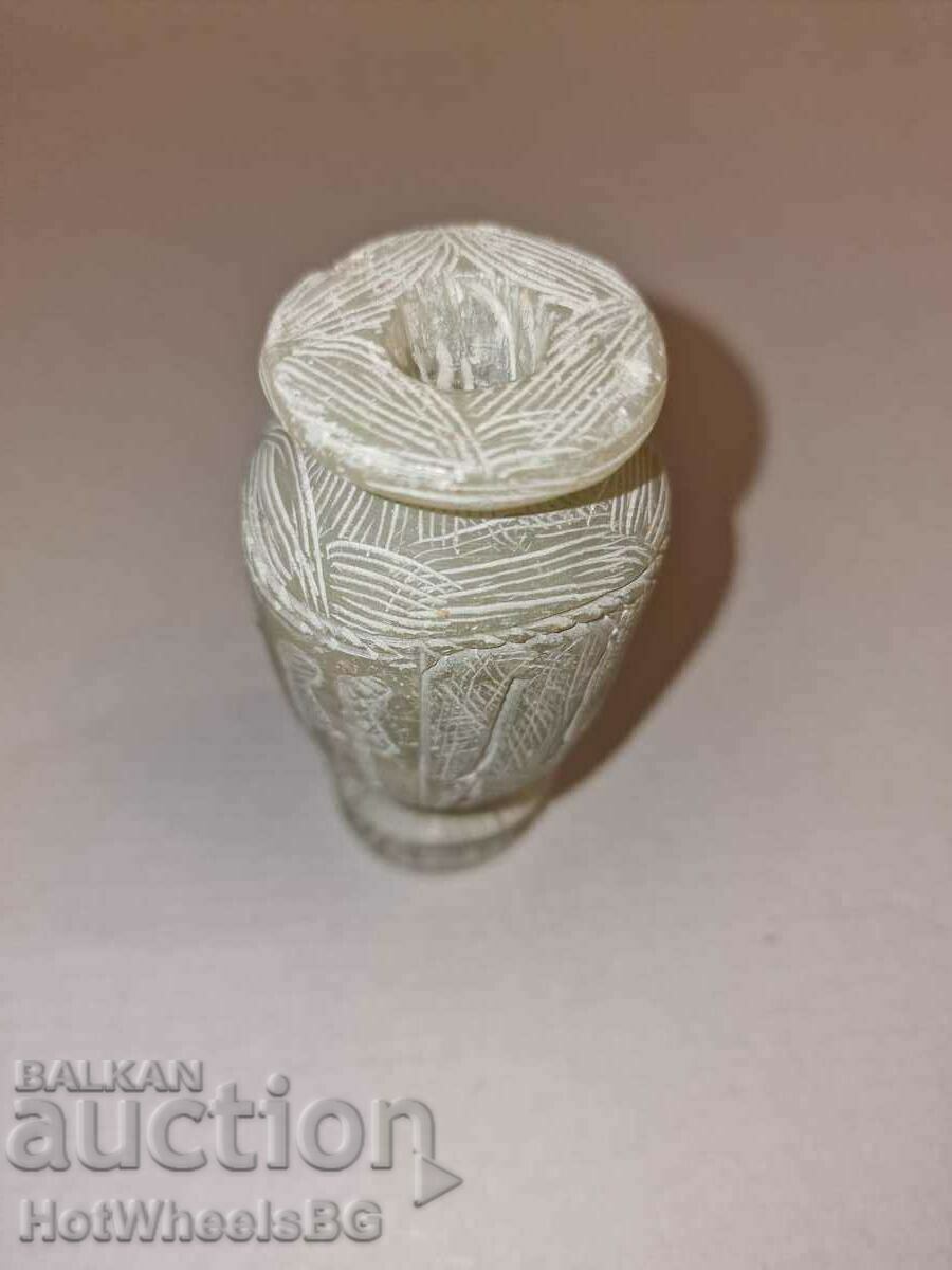 Auction Marble statuette (urn) - Egypt Auction Marble statuette (urn) - Egypt