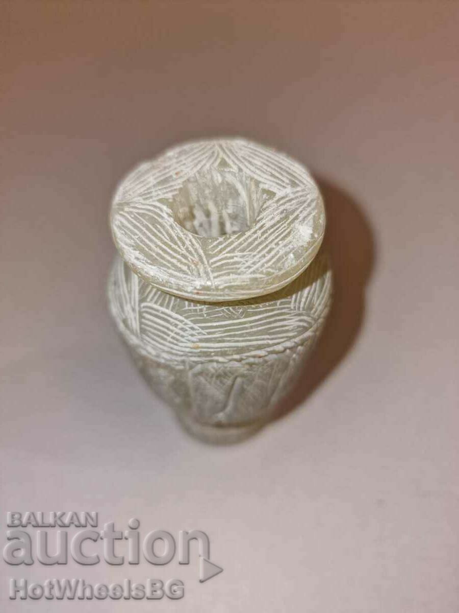 Delivery of Marble statuette (urn) - Egypt Delivery of Marble statuette (urn) - Egypt