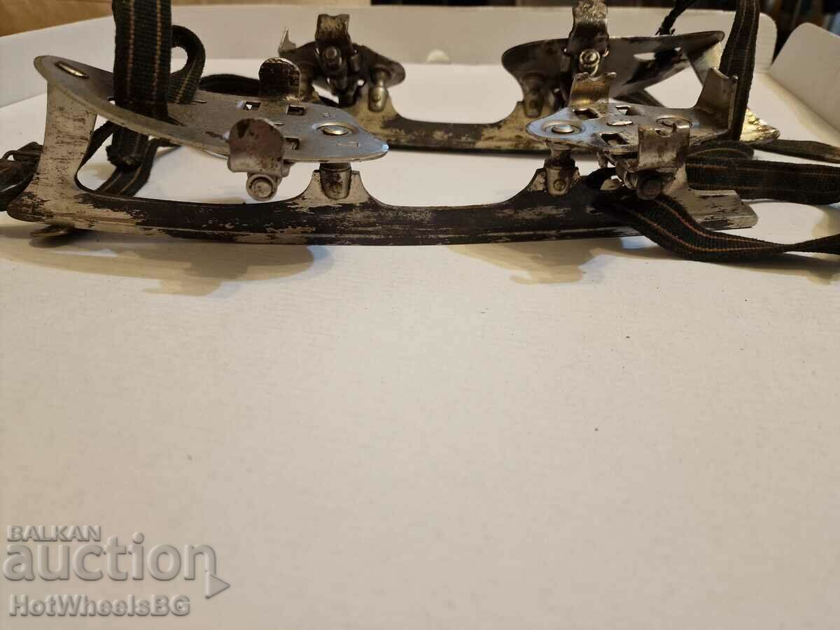 Аукцион Стари ретро кънки за лед 60-те год. Аукцион Стари ретро кънки за лед 60-те год.