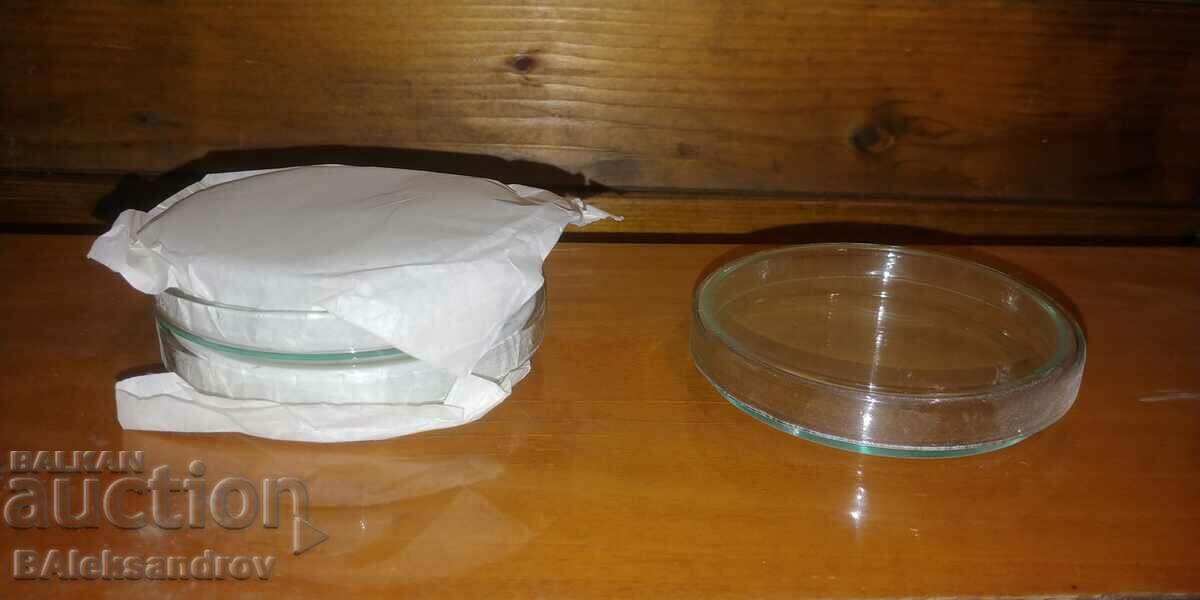 Delivery of Laboratory cups, Petri dishes Delivery of Laboratory cups, Petri dishes