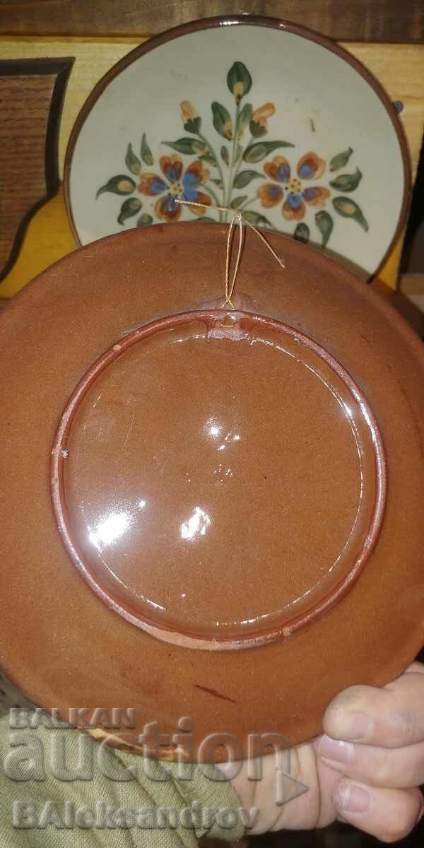 Παράδοση Πολλές δύο πλάκες τοίχου bg. Εφυαλωμένη κεραμική