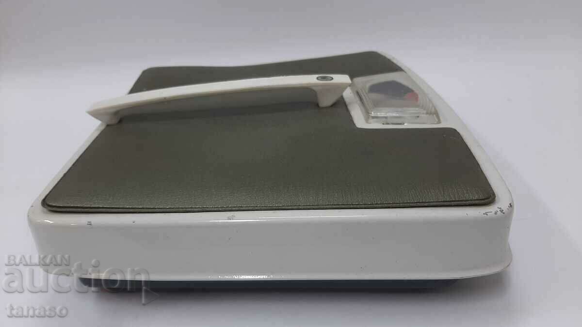 Auction  Old body weight scale(13.4)