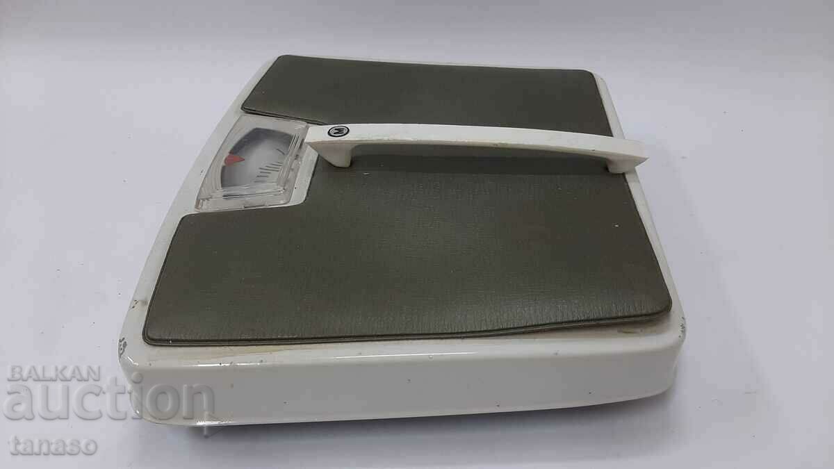 Old body weight scale(13.4) - 6