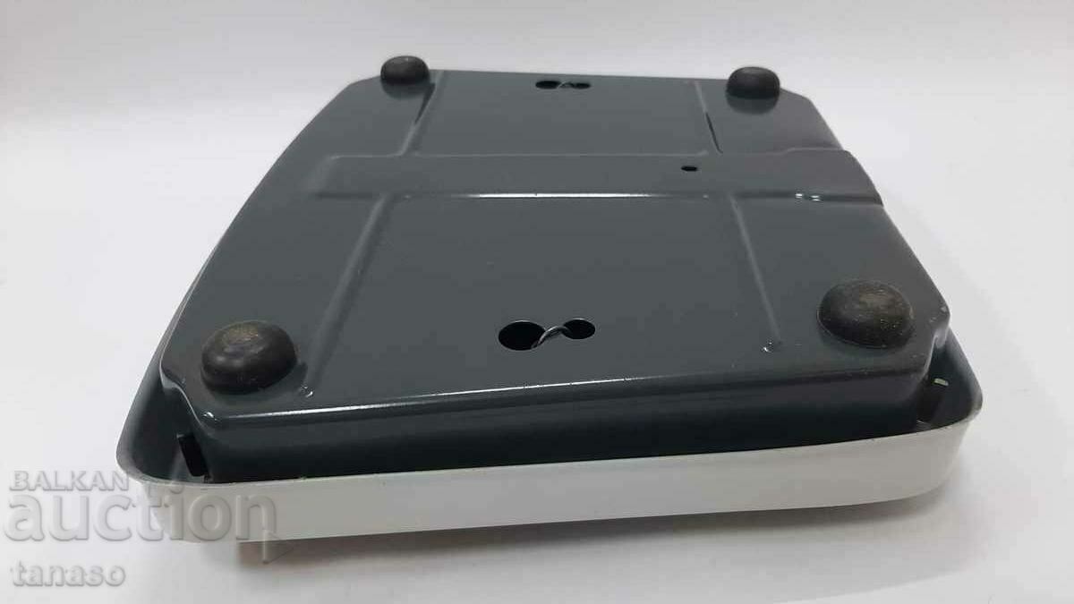 Old body weight scale(13.4) - 7