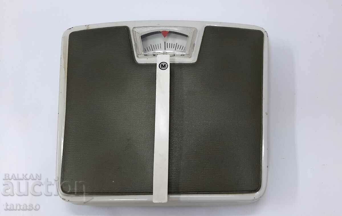 Παλιά ζυγαριά σωματικού βάρους (13,4)