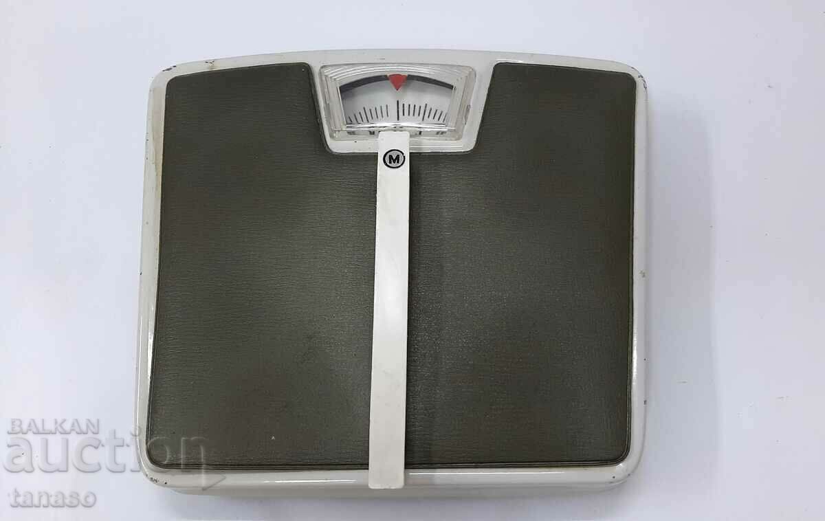 Old body weight scale(13.4)