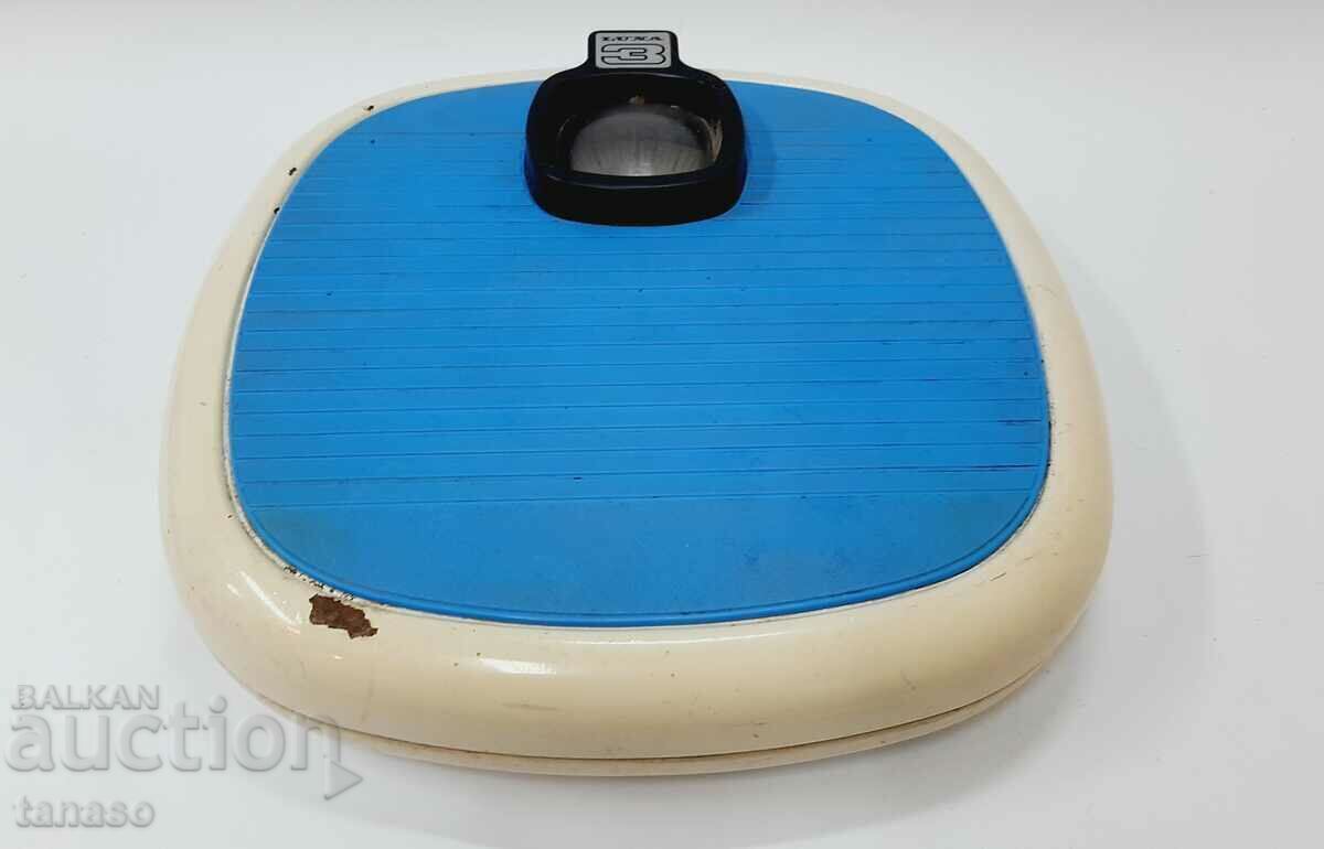 Auction  Old body weight scale(13.4)