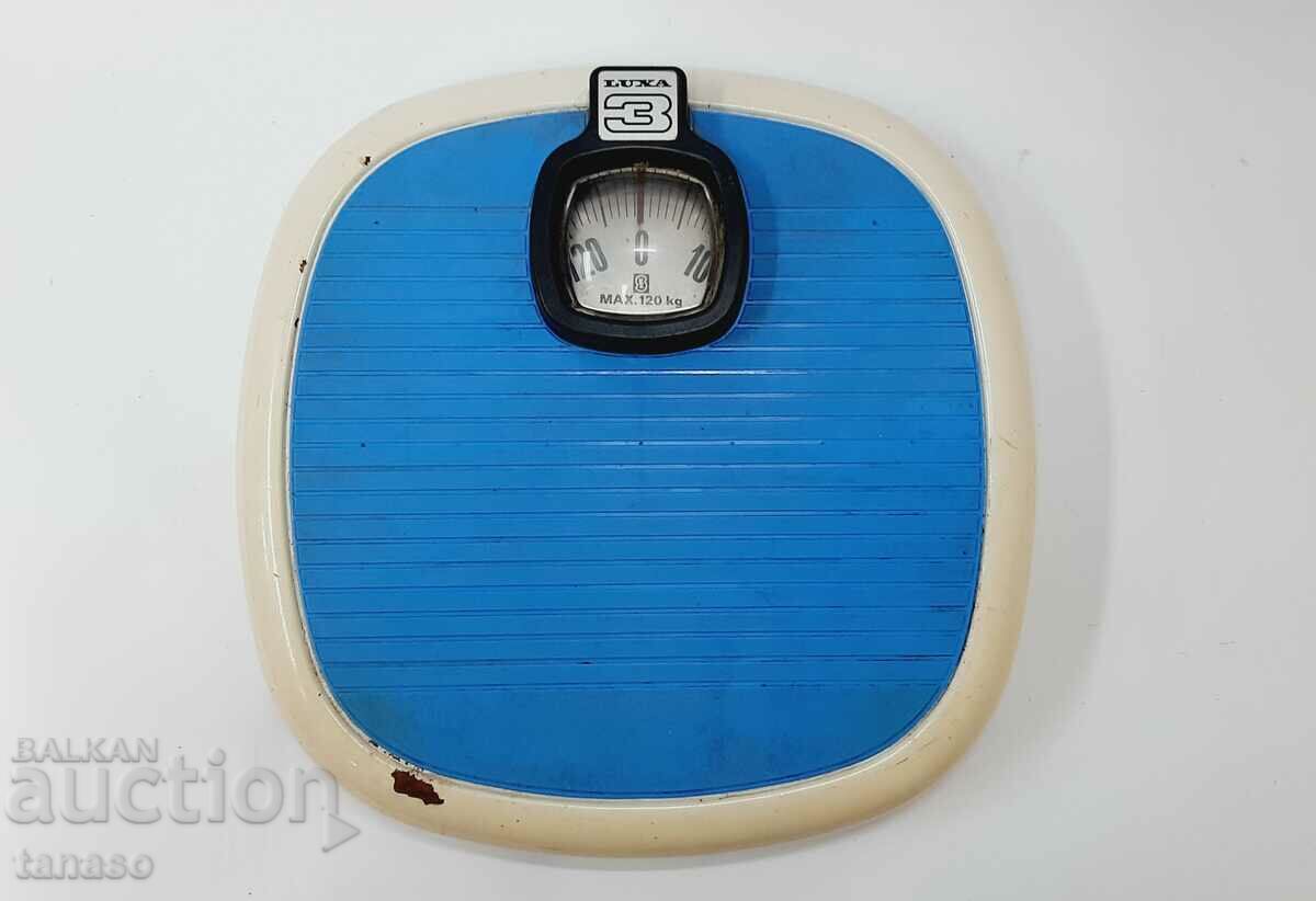 Old body weight scale(13.4)