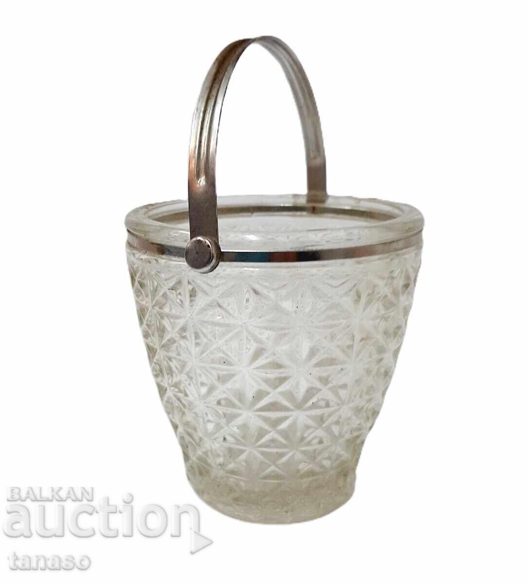 Κύπελλο, κουβαδάκι για πάγο, παγοθήκη (3.2) με τιμή 20.00 BGN | € 10.23