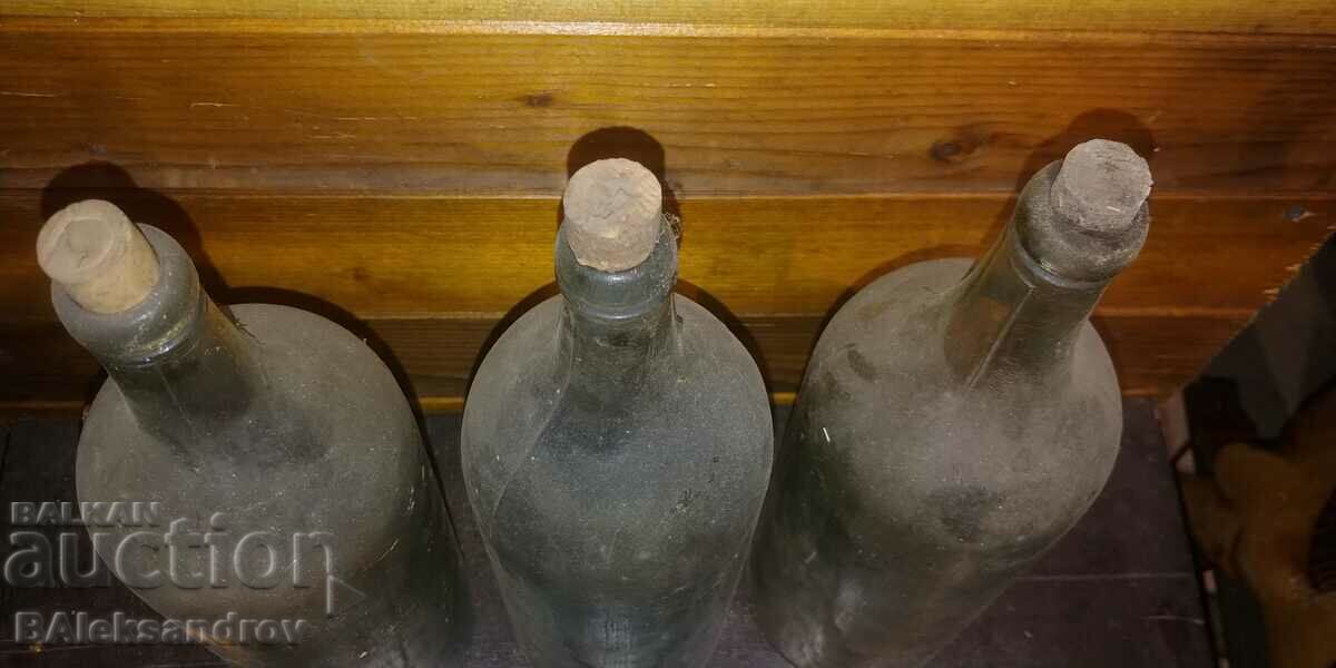 Delivery of Lot of vintage bottles