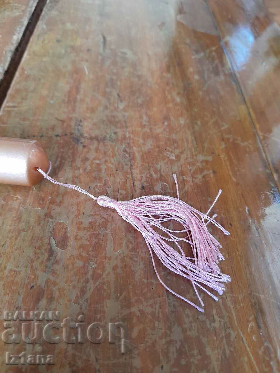 Auction Old lady's nail kit Auction Old lady's nail kit