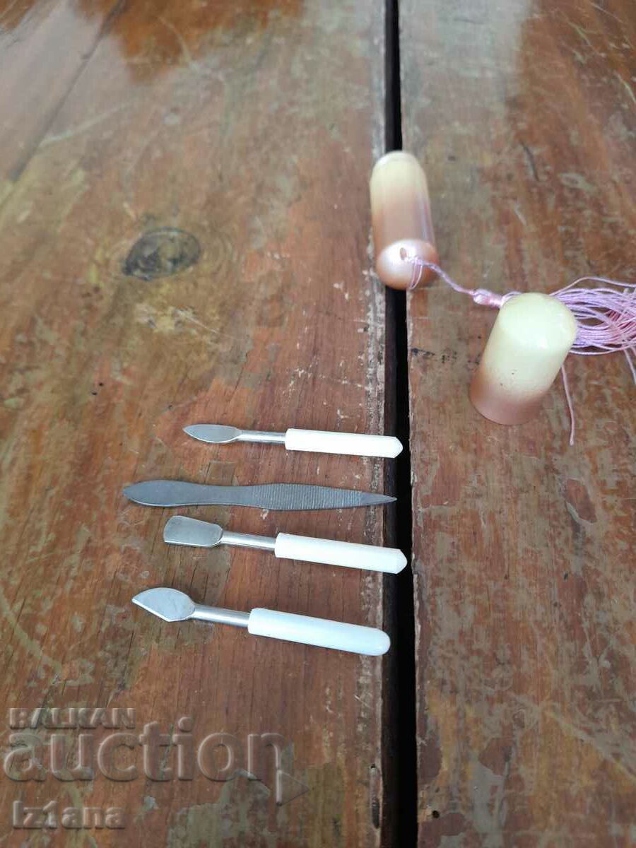 Delivery of Old lady's nail kit Delivery of Old lady's nail kit