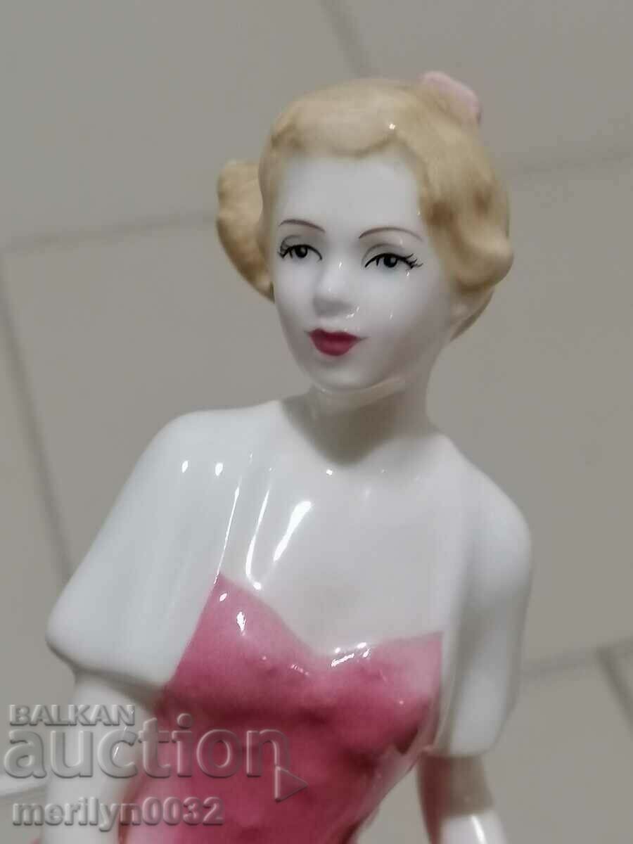 Figure from porcelain plastic figurine figurine Royal Dolton with price 159.00 BGN | € 81.30 Figure from porcelain plastic figurine figurine Royal Dolton with price 159.00 BGN | € 81.30