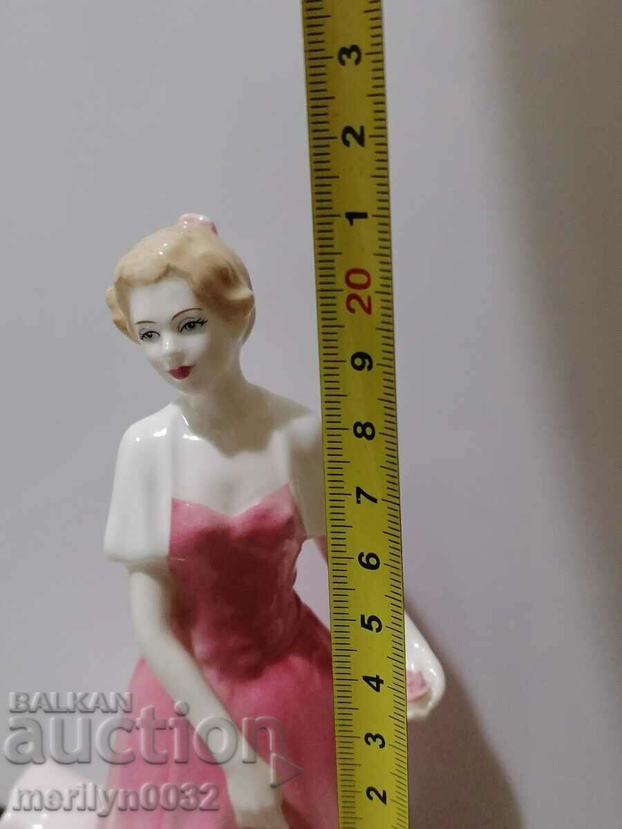Figure from porcelain plastic figurine figurine Royal Dolton - 6 Figure from porcelain plastic figurine figurine Royal Dolton - 6