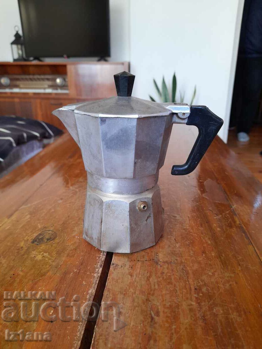 Vechi aparat de cafea