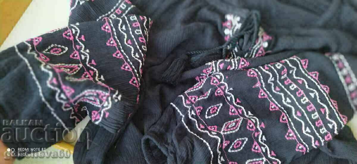 Delivery of Traditional shirt with beautiful embroidery and patterned socks/costumes Delivery of Traditional shirt with beautiful embroidery and patterned socks/costumes