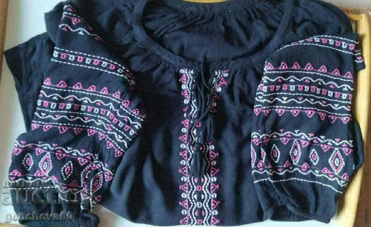Cămașă tradițională cu broderii frumoase și șosete/costume cu model - 7 Cămașă tradițională cu broderii frumoase și șosete/costume cu model - 7