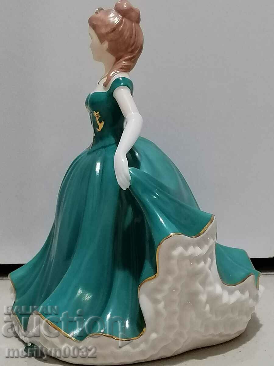 Delivery of Figure made of porcelain plastic statuette figurine Delivery of Figure made of porcelain plastic statuette figurine